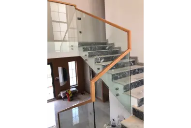 Spider Tutuculu Camlı Korkuluk